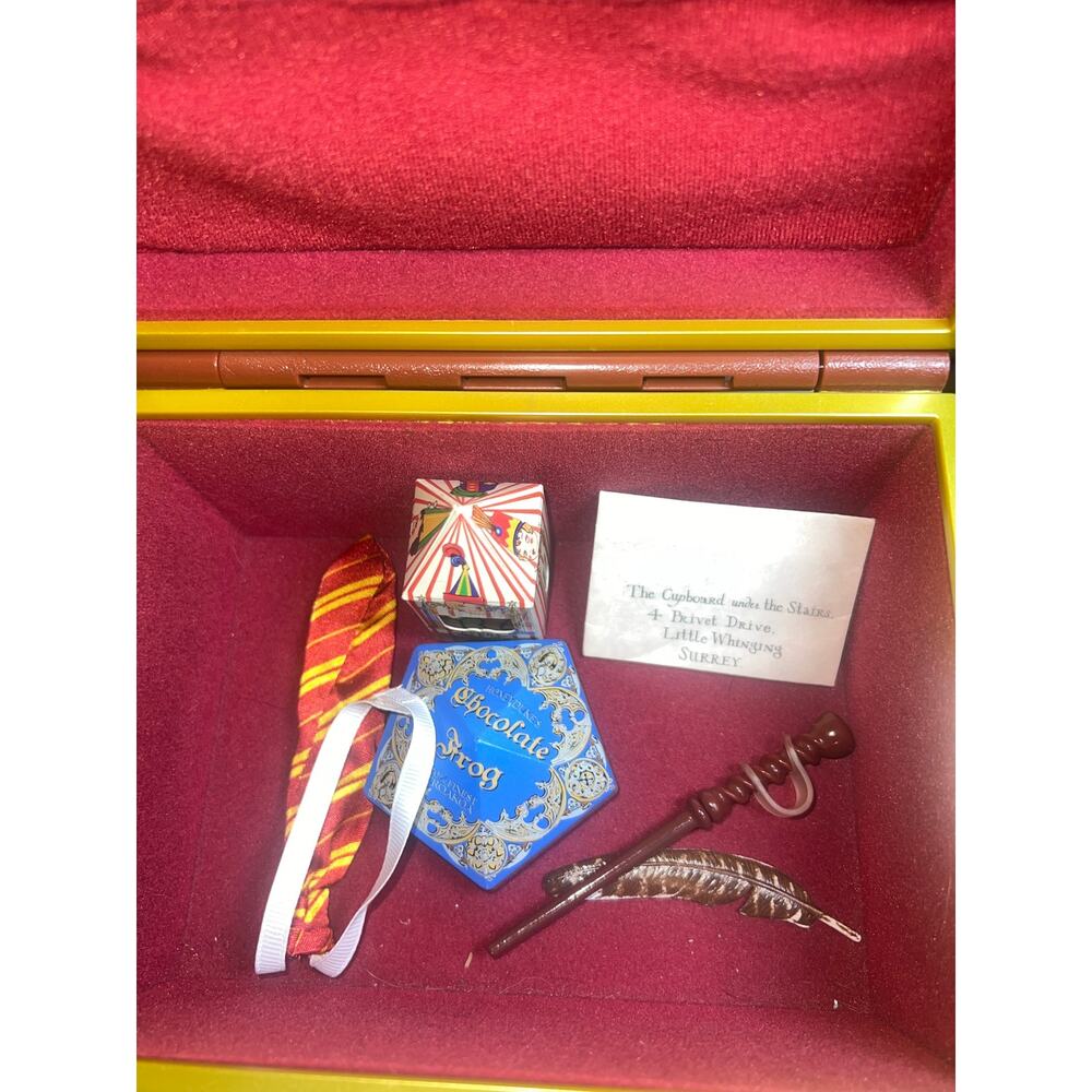 American Girl Doll Harry Potter Hogwarts Trunk and accessories - Picture 7 of 7